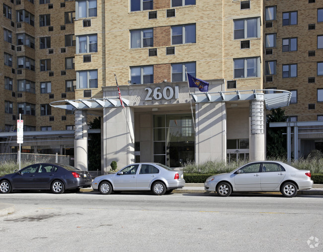 Building Photo - 2601 Parkway Condominiums