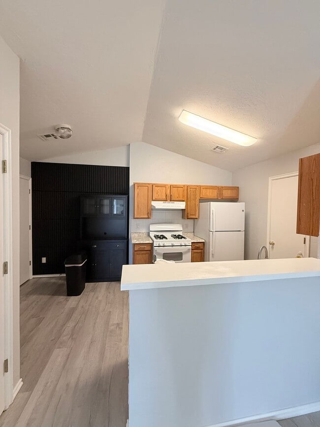 Photo - 4 Bedroom - 2 bath duplex located near campus and State Highway 9 House