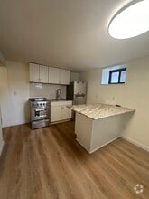 Building Photo - 32 Reedsdale St