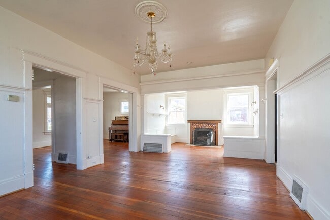 Building Photo - Stunning 1910 Historic Home