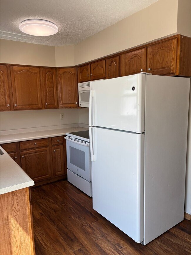Foto del edificio - 2 Bedroom, 1 Bath Townhouse in LeClaire, IA