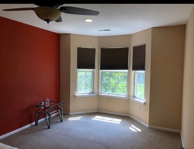 36 Mill Run W Unit 223L, Hightstown, NJ 08520 Condo for Rent in