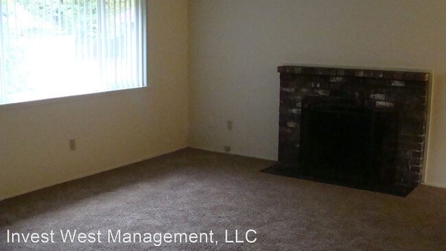 Building Photo - 14608 NE Coast Pine Ct