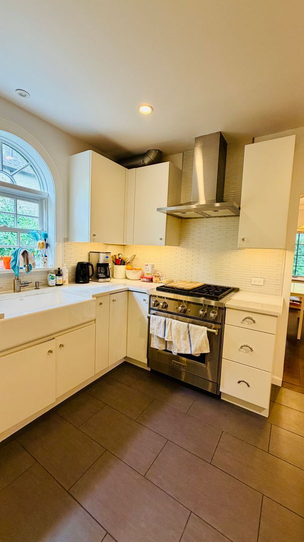 Building Photo - Elegant 3 Bedroom Tudor with Flexible Living Space