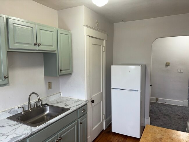 Building Photo - 4004 Carter Ave