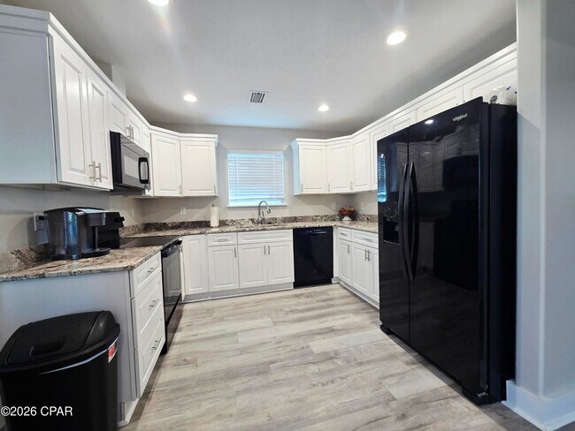 Building Photo - 143 Shallow Reed Dr