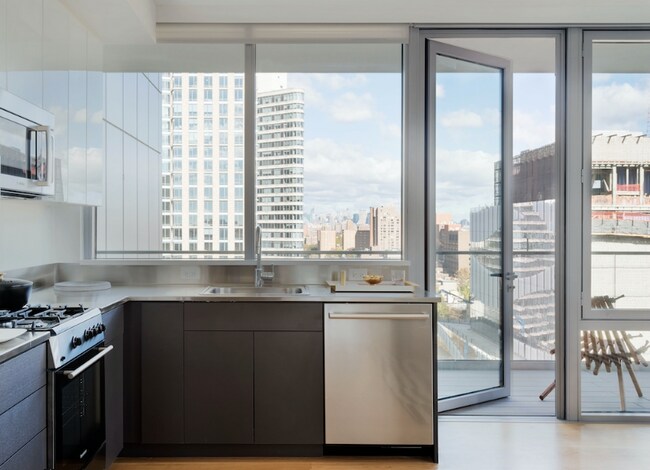 Building Photo - 300 Ashland Pl