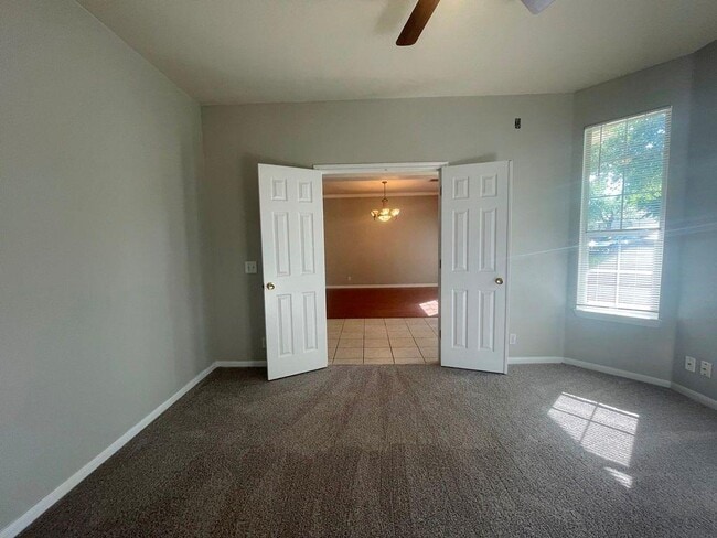 Building Photo - 6046 Ronchamps Dr