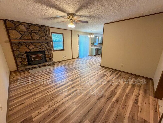 Foto del edificio - 3261 W Highland St