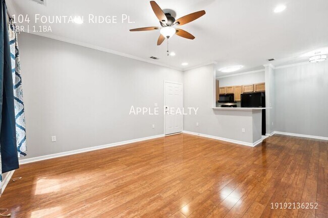 Foto del edificio - 104 Fountain Ridge Pl