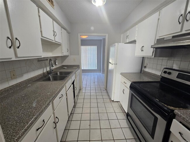 Building Photo - 3152 Gentilly Ct