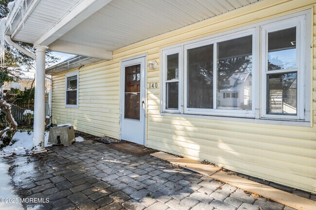 Foto del edificio - 140 Main Bayway