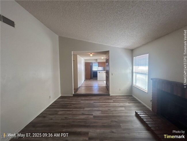 Foto del edificio - 6433 Deadwood Rd