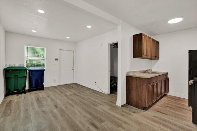 Building Photo - 26620 SW 138th Ct
