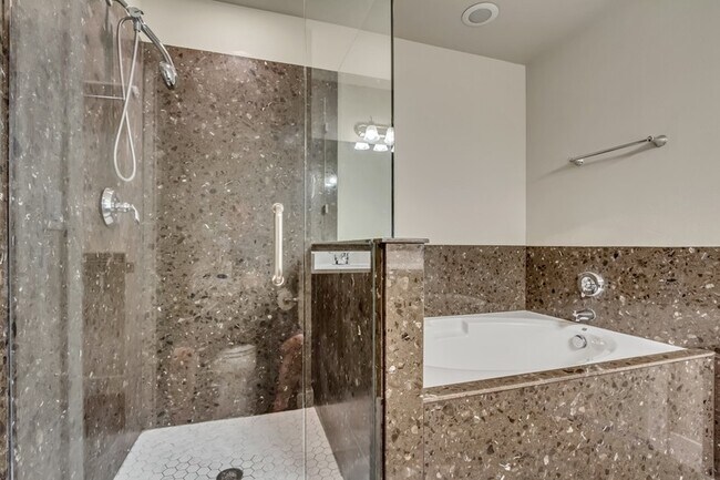 Foto del edificio - 4492 Milford Dr
