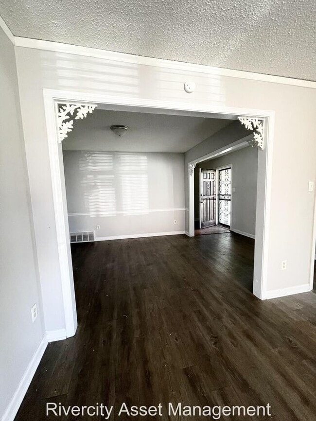 Building Photo - 2990 Ridgeway Rd