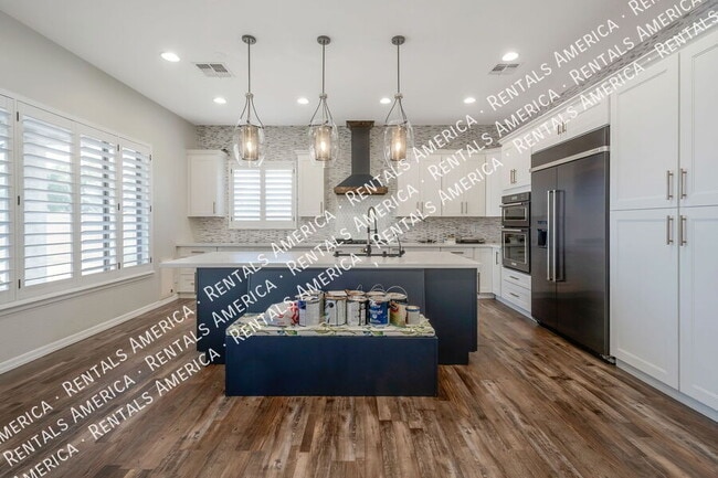 Building Photo - 374 W Azalea Dr