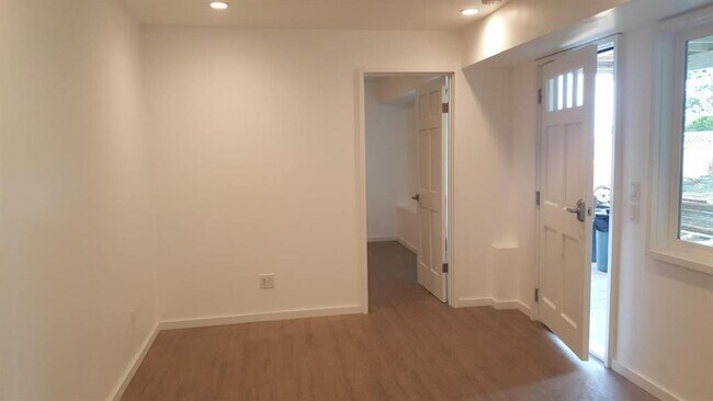 Building Photo - 251 Amador Ave