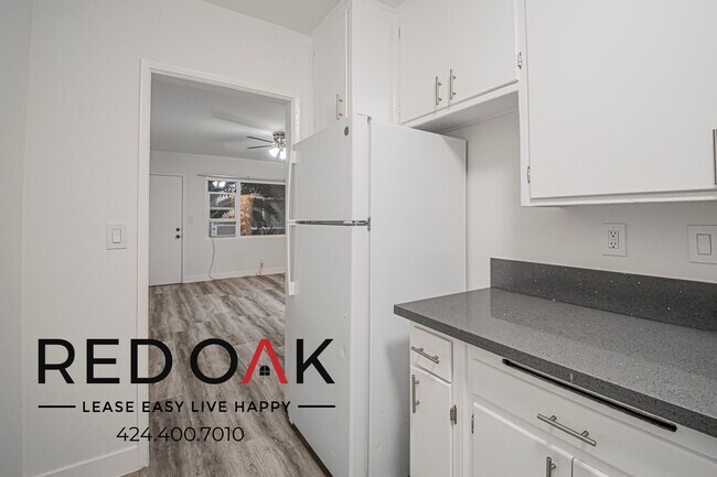 Foto del edificio - 251 Loma Dr