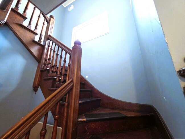 Building Photo - 388 Whitney Ave