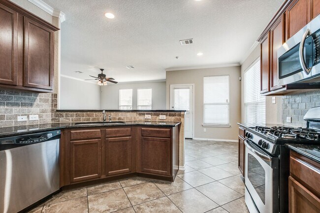 Building Photo - 14527 High Plains Dr