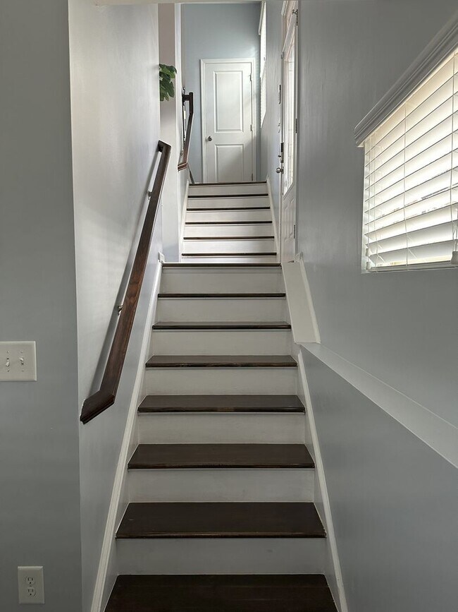 Foto del edificio - Beautiful Townhouse With Community Pool & ...