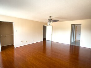 Building Photo - 9800 Pagewood Ln