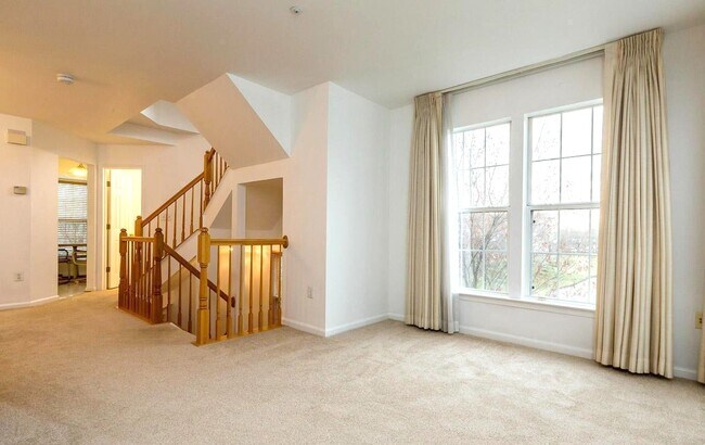 Foto del edificio - 3019 Rainbird Ct