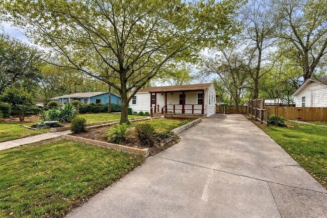 Foto del edificio - 4611 Milburn Ln