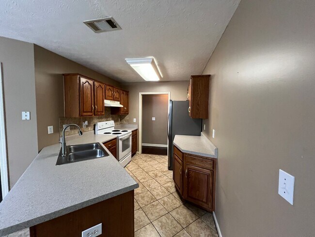 Building Photo - Home for rent in Wynbrook