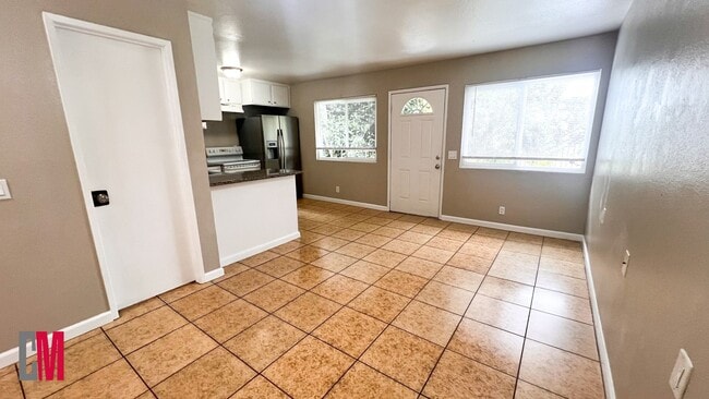 Interior Photo - 4960-4970 Auburn Drive
