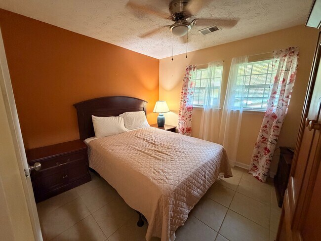 Foto del edificio - 3739 Leisure Woods Dr