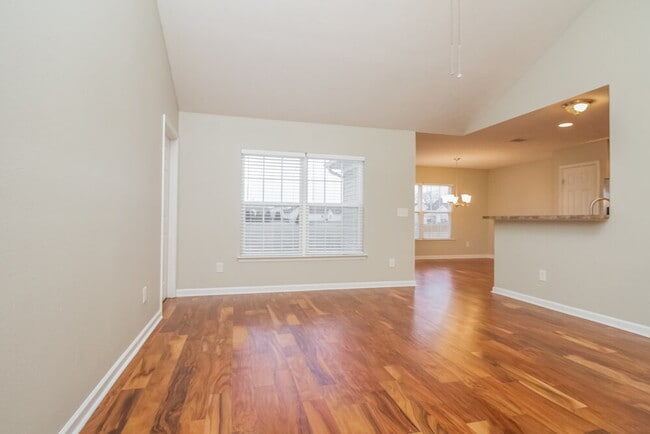 Building Photo - 406 Birdstone Dr