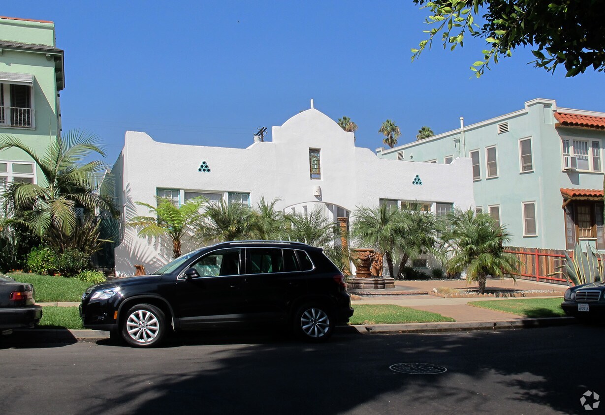 Foto del edificio - 1543 N Commonwealth Ave