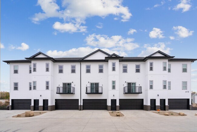 Foto del edificio - Woodline Townhomes