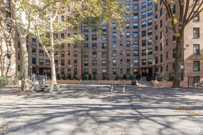 Building's front courtyard - Navy Yard Housing Cooperative