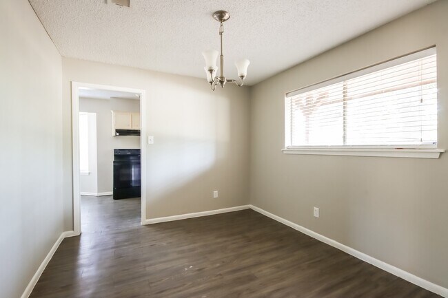 Foto del edificio - 2003 Woodway Dr