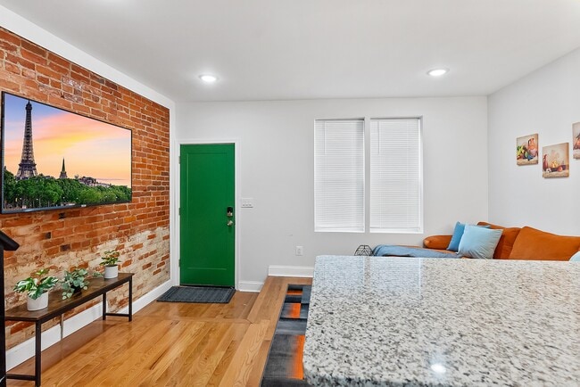 Foto del edificio - 3025 Baltz St