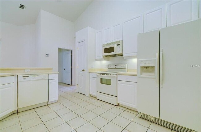 Foto del edificio - 3 bedroom 2 bathroom beautiful home