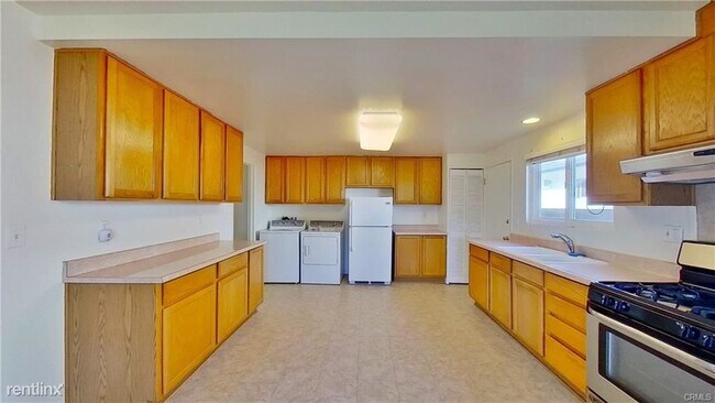 Building Photo - 3 br, 2 bath House - 1961 W 231st St