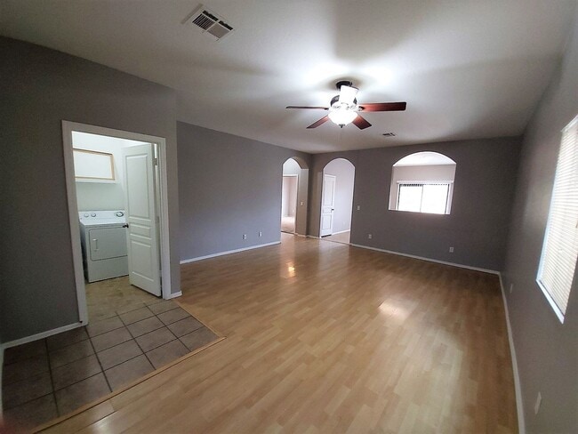 Building Photo - AFFORDABLE SOUTH PHOENIX HOME!