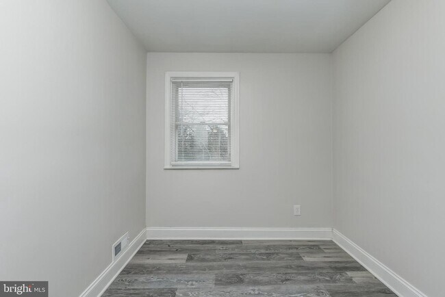 Building Photo - 5132 Terrace Dr