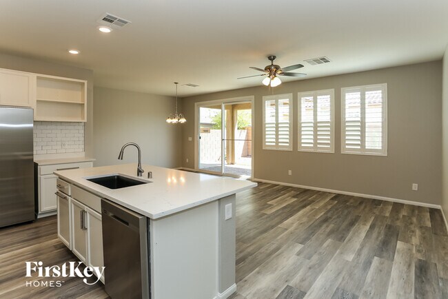 Foto del edificio - 7880 Forspence Ct