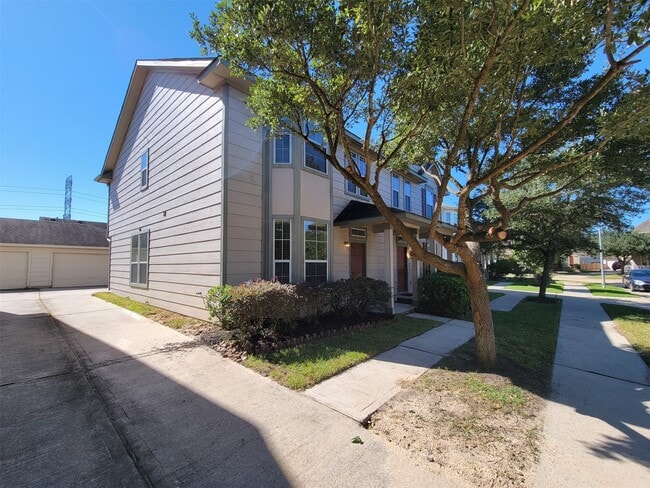 Building Photo - 16823 Libson Falls Dr