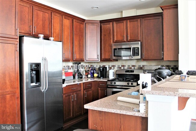 Foto del edificio - 7684 Maple Lawn Blvd