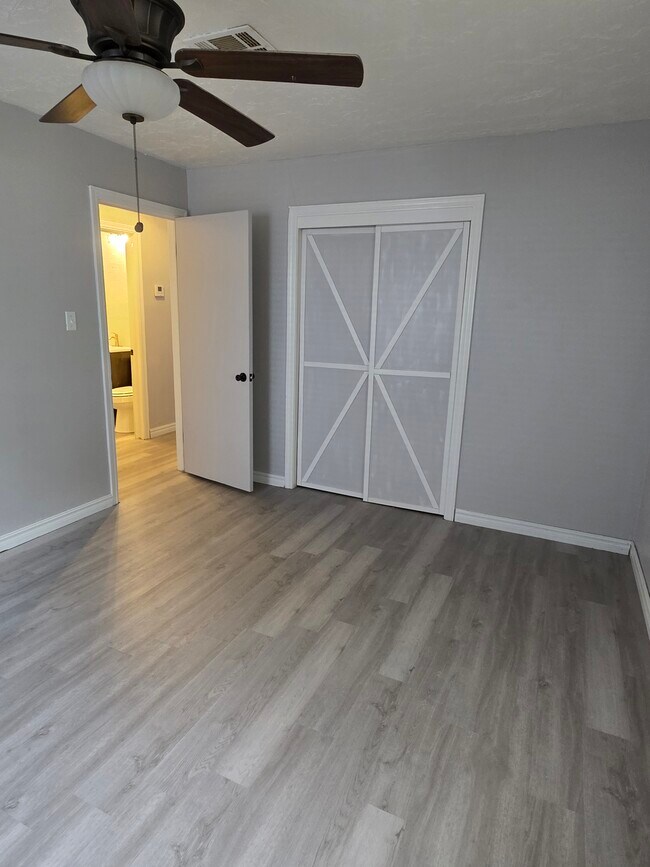 Foto del edificio - 1516 NW Hoover Ave