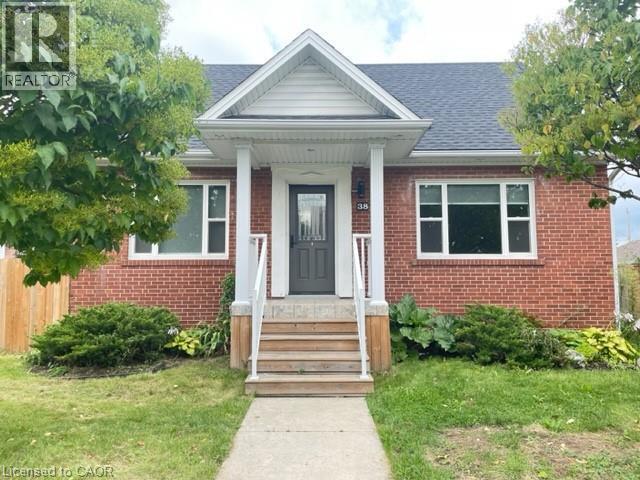 Photo du bâtiment - 38 W 4th St