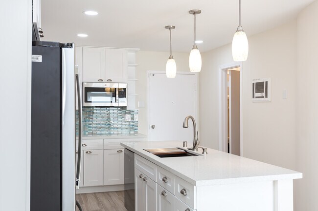 Foto del edificio - 2222 Carmel Valley Road