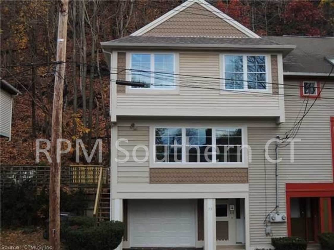 Primary Photo - Sunny Townhouse Style in East Rock