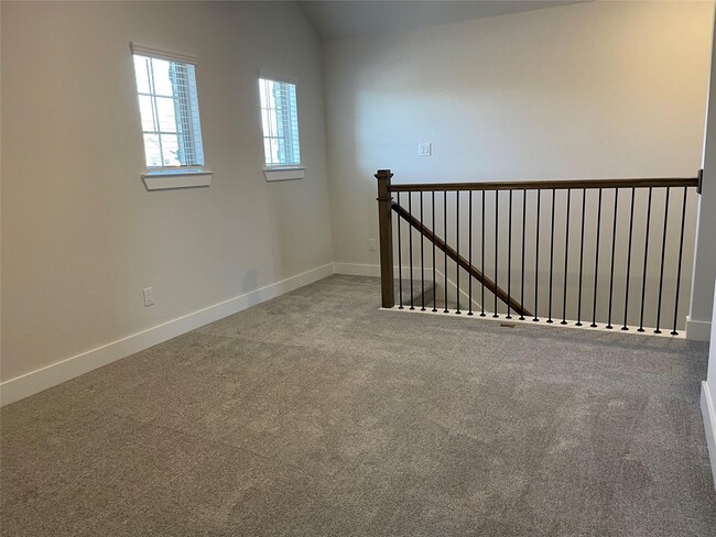 Building Photo - 10638 Whitejacket